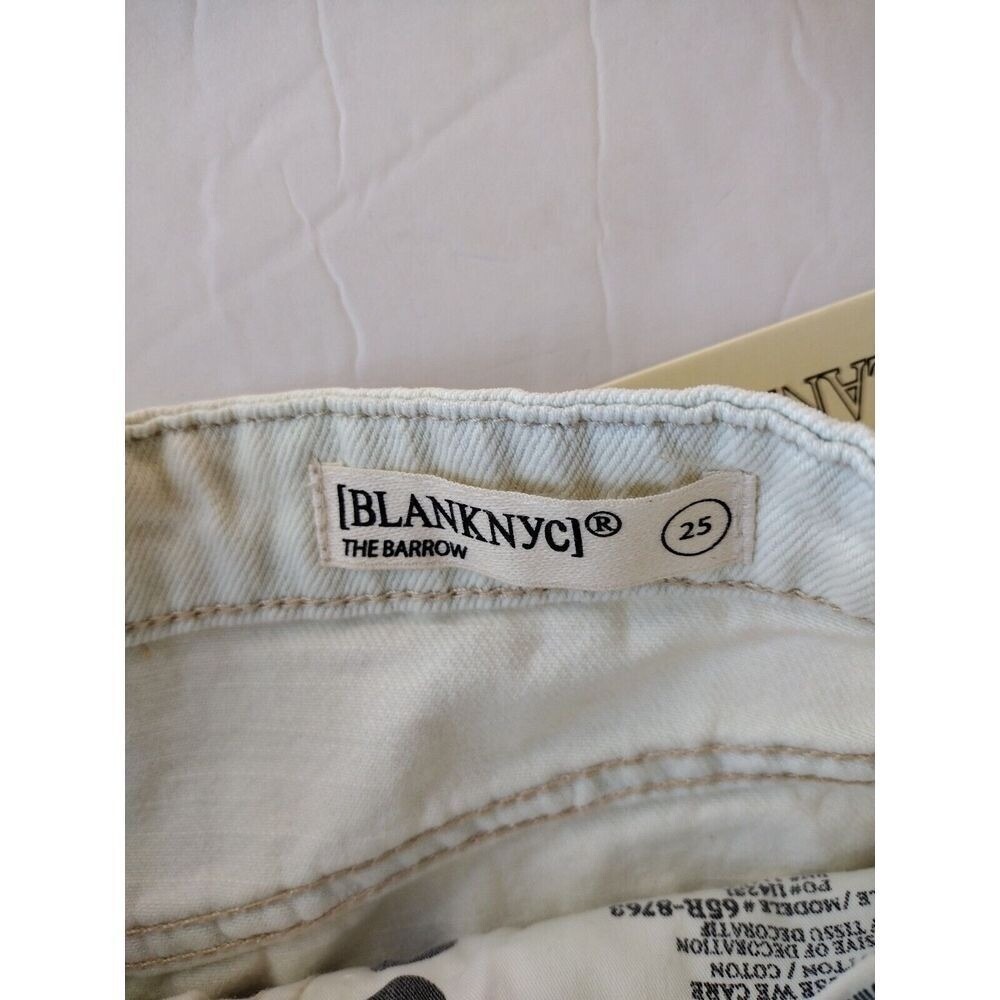 Blank NYC Shorts Woman's 25 White Off Denim Floral Embroidered Distressed - Picture 11 of 11